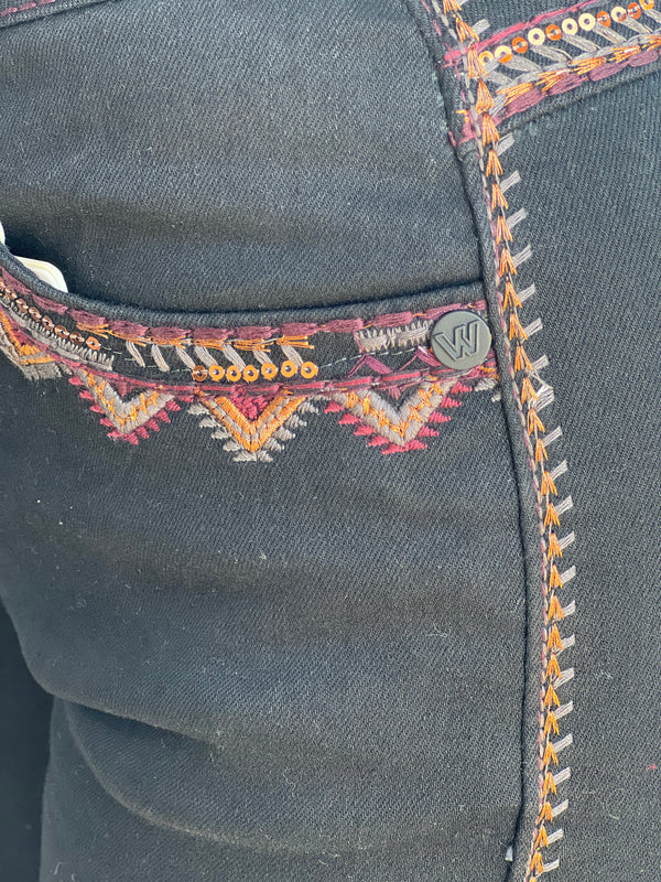 Que onda embroidered bootcut jeans